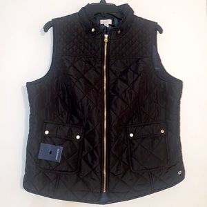 NWT Crown & Ivy quilted vest